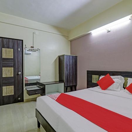 Oyo 82461 Hotel Darshan Banquet And Rooms Surat Esterno foto