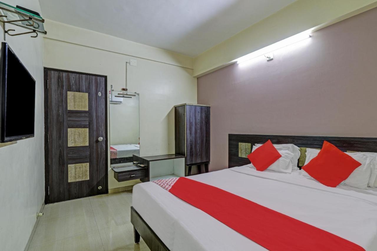 Oyo 82461 Hotel Darshan Banquet And Rooms Surat Esterno foto