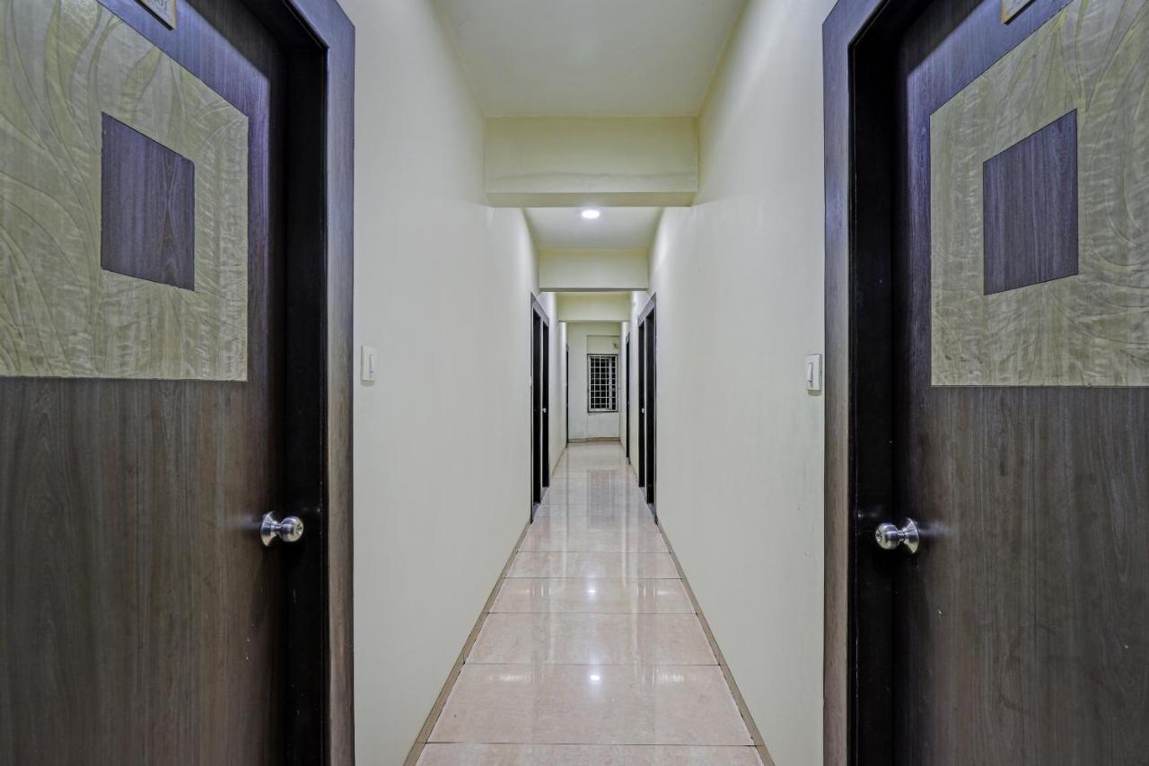 Oyo 82461 Hotel Darshan Banquet And Rooms Surat Esterno foto